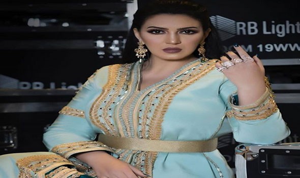 الفنانة أسماء المنور تنخرط في فريق الرجاء الرياضي