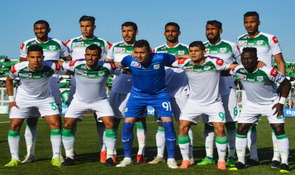 عبد الحق بنشيخة يختبر مهاجما من الدوري البلجيكي