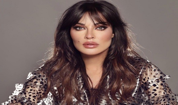 الفنانة نادين نجيم ترتدي الحجاب في شهر رمضان