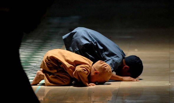 إمام مسجد يقيم الصلاة وهو في حالة سكر في تونس