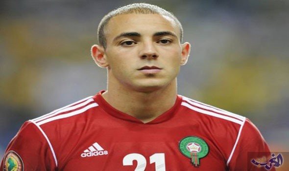 حبل التنافر يشتد بين أمرابط ومدرب نادي فيورنتينا