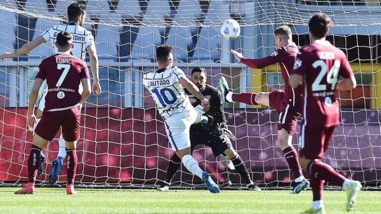 بالفيديو..إنتر ميلان يتخطى تورينو بثنائية ويحلق في صدارة الدوري الإيطالي