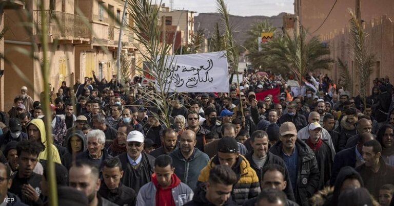 تظاهرات حاشدة في فڭيڭ شرق المغرب احتجاجاً على طرد مزارعي تمور عند الحدود مع الجزائر