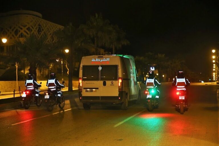 المغرب يسجل تراجعاً كبيراً للإصابات والوفيات اليومية بكورونا..حظر التنقل الليلي جُهود من أجل “رمضان…