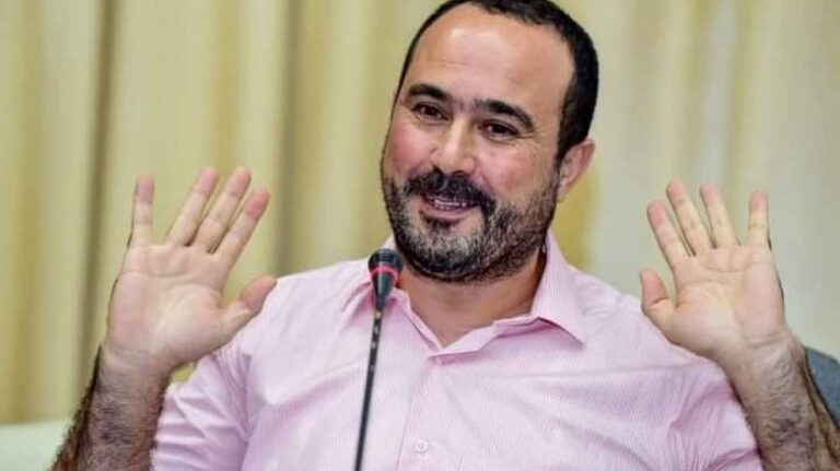 عائلة الصحافي الريسوني تحذر من موته المحقق داخل السجن “في غضون أيام معدودات”