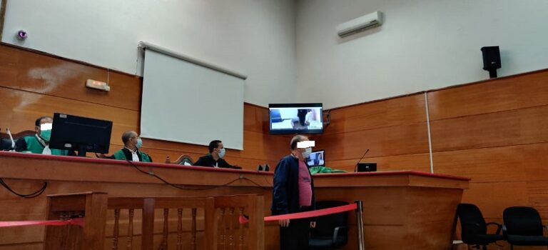 السجن سنتين ونصف و300 مليون ريال لموثق أتلف عقود “40 رسم عقاري” وآخرون في حالة فرار بتهمة التزوير؟!