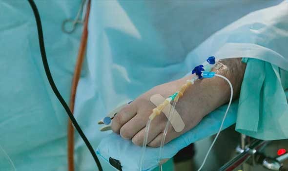 الفنان المغربي أسامة رمزي يخضع لعملية جراحية تزامنا مع عيد الأضحى