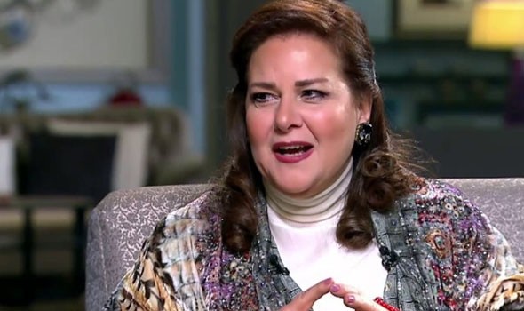 حسن الرداد يعلن وفاة الفنانة دلال عبد العزيز