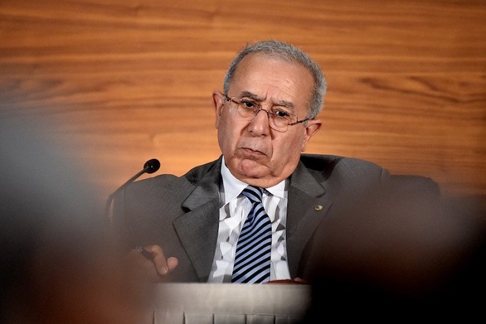 وزير الخارجية الجزائري يستدعي سفير المغرب لدى الجزائر والأخير يرفض ويقرر العودة إلى الرباط