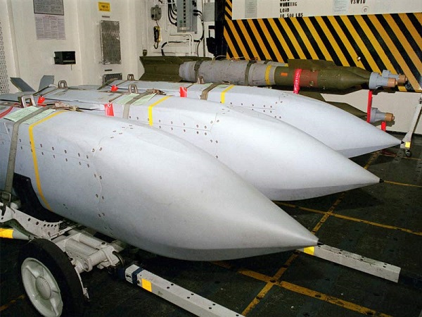 الجيش المغربي يحصل على صواريخ أمريكية نفاثة «AGM-154 JSOW» مداها 550 كيلومترا