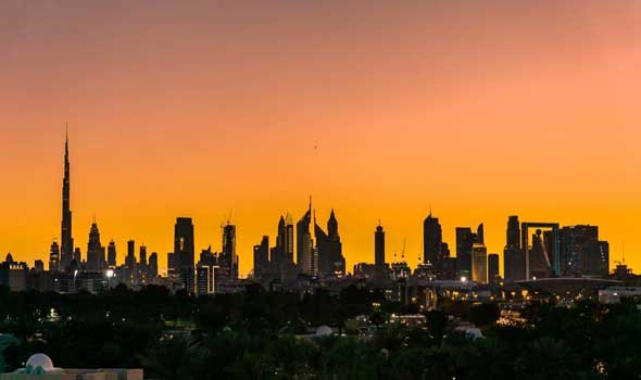الإمارات تمنح المغربي عمر بلمير الإقامة الذهبية والجمهور يعاتبه