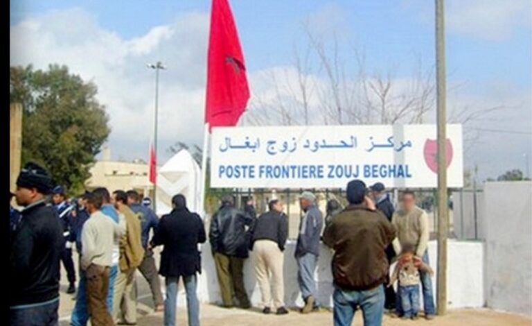 الجزائر تفتح معبر “جوج بغال” لترحيل 45 شابا مغربيا كانوا محتجزين لديها.. و ماذا عن 250 ألف مهاجر…