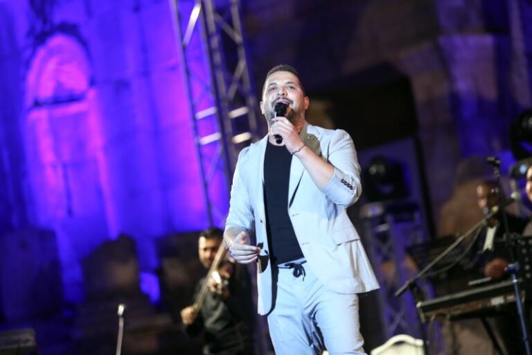 توفيق الدلو في “جرش”.. “مثل العادة” نجم المهرجان (صور + فيديو)