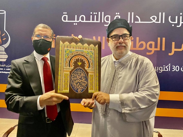حفل تسليم السلط بين بنكيران والعثماني {وَاعْتَصِمُوا بِحَبْلِ اللَّهِ جَمِيعًا وَلا تَفَرَّقُوا}...