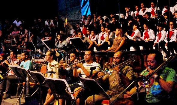 موسيقيون من الجيش والدرك يعزفون في الداخلة