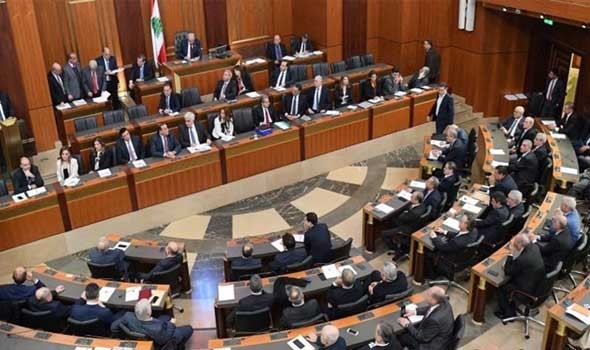 البرلمان اللبناني يردّ على ردّ عون ويثبت موعد الانتخابات في 27 آذار بجلسة شهدت سجالات