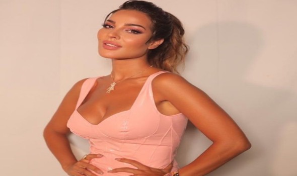 نادين نسيب نجيم توجه رسائل حادة لشخص مجهول عبر انستغرام