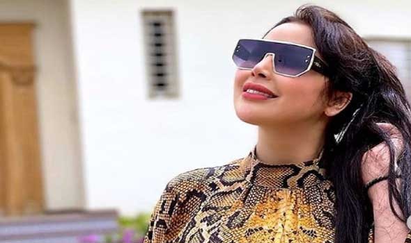 الفنانة المغربية سعيدة شرف تستعد لإطلاق أعنية “إجيو يكولو”