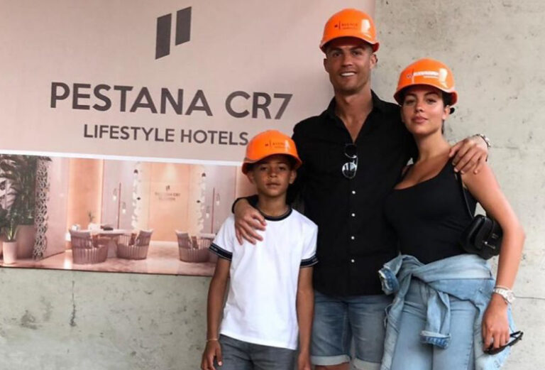 رونالدو يفتتح فندقه الجديد “Pestana CR7” في مدينة مراكش المغربية