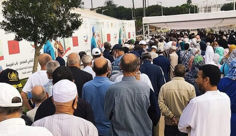 ازدحام وطوابير أمام مراكز التلقيح بجميع المدن المغربية ..أزمة جديدة جراء قرار اعتباطي لوزير الصحة!!؟