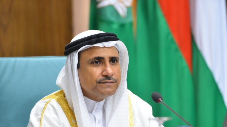 “العسومي” يدعو إلى إعداد خطة عمل برلمانية لتنفيذ السياسات اللازمة لتمكين المرأة العربية