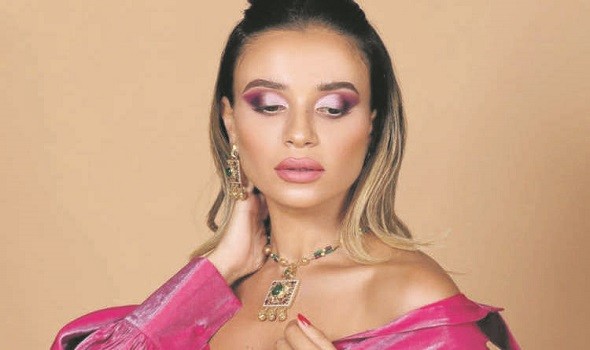 أحلام الزعيمي تتعرض للهجوم بسبب فستانها الجريء