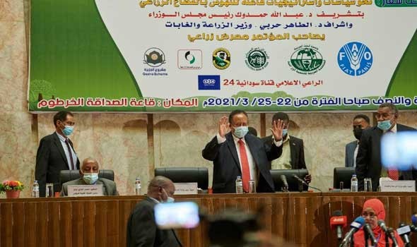 حمدوك يؤكد أن بقاءه في رئاسة الحكومة رهن بتنفيذ الاتفاق السياسي مع الجيش السوداني