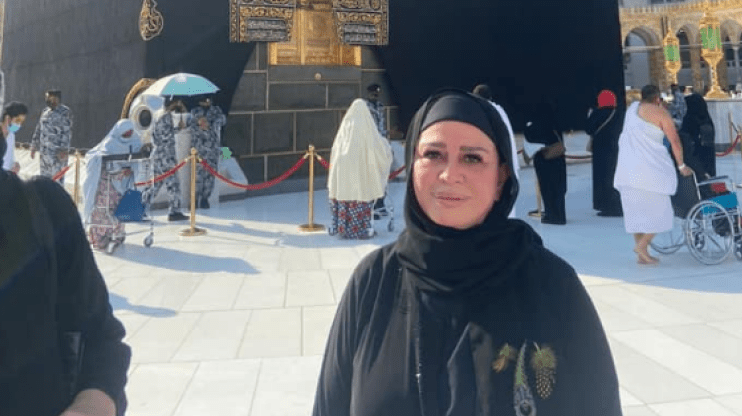 بالفيديو..الفنانة إلهام شاهين تهدي عمرة لأمها المتوفية بعد حضورها فعاليات مهرجان البحر الأحمر...