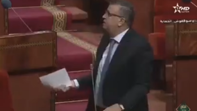 شاهد.. أوزين “وزير العدل وهبي ” بشرنا أنه يعرف لون “تقاشر المغاربة” ولا يفهم “تشلحيت” !؟