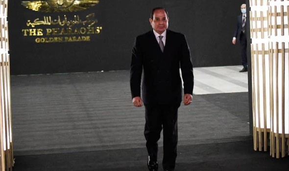 السيسي يؤكد خلال لقائه محمود عباس دعم مصر لاستئناف مفاوضات السلام مع