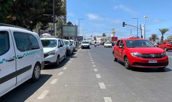 المئات من سيارات الأجرة تجوب المغرب دون
