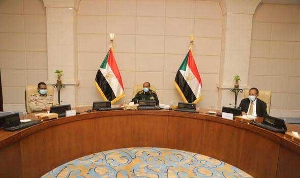 البرهان يلتقي وفداً إفريقياً يتوسط لحل الأزمة السودانية من أجل الوصول إلى حل سياسي