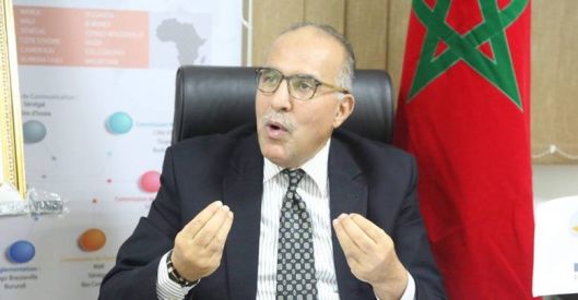 عبد المولى يستنكر استغلال المؤسسات الدستورية في المعارك السياسية