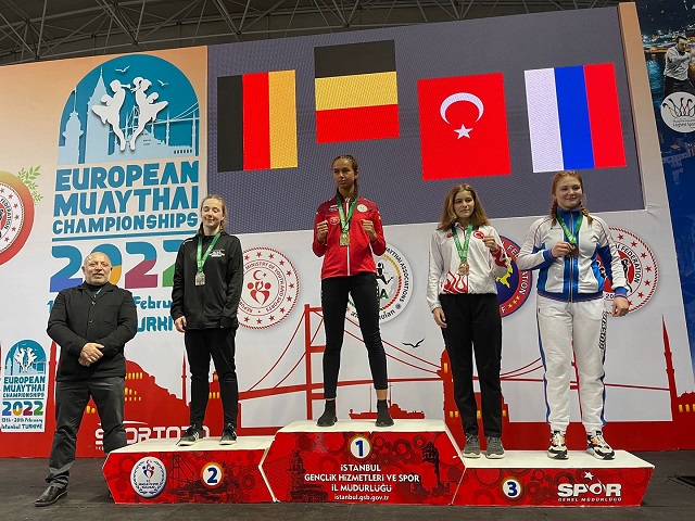البطلة المغربية سلمى NaitoGym Brussels تفوز بالبطولة الأوروبية للمواي تاي
