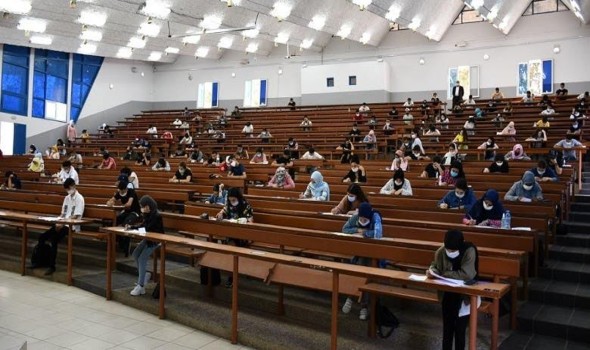 جدلاً كبيراً بسبب رفض طلبة الطب إدماج نظرائهم العائدين من أوكرانيا في الجامعات المغربية