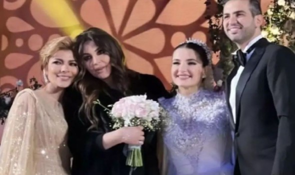 إليسا وتامر حسني و أخرين يشاركون أصالة فرحتها بزواج إبنتها
