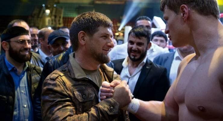 القوات الشيشانية تطارد مليشيا ازوف الاسرائيلية في اوكرانيا..وما علاقة