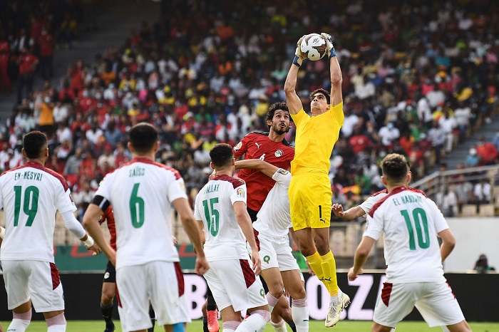 مانشستر يونايتد يقترب من التعاقد مع الحارس الدولي المغربي ياسين بوبنو