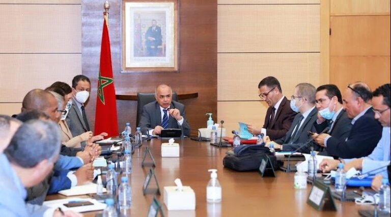 النقابات التعليمية الأكثر تمثيلية “تشجب القمع الذي تعرض له الأساتذة المفروض عليهم التعاقد بالرباط”