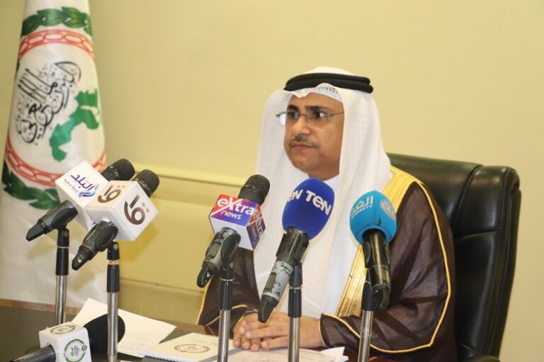 العسومي: المرأة العربية تمثل نموذجا رائدا في البذل والعطاء وأثبتت جدارتها على كافة المستويات