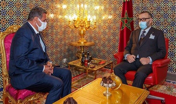 الملك يعزي أسرة الشيخ الطالب بويه
