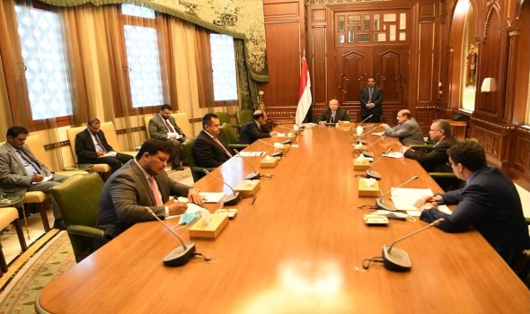المجلس الرئاسي اليمني يؤدي اليمين الدستورية أمام البرلمان في عدن