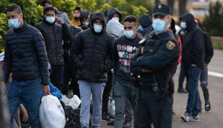 بعد عودة العلاقات.. إسبانيا تبدأ ترحيل مئات الشبان ” الحراكة” للمغرب