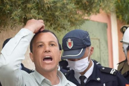 أحزاب سياسية مغربية ترفع دعوي قضائية ضد مدون بسبب “تعديه السافر على الشعائر الدينية والتنقيص من ليلة…