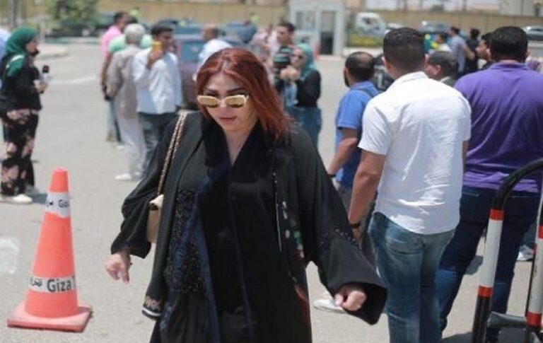 ايقاف غادة إبراهيم عن العمل ومنعها من حضور جنازة الفنانة سمير صبري بعد أزمتها مع الهام شاهين
