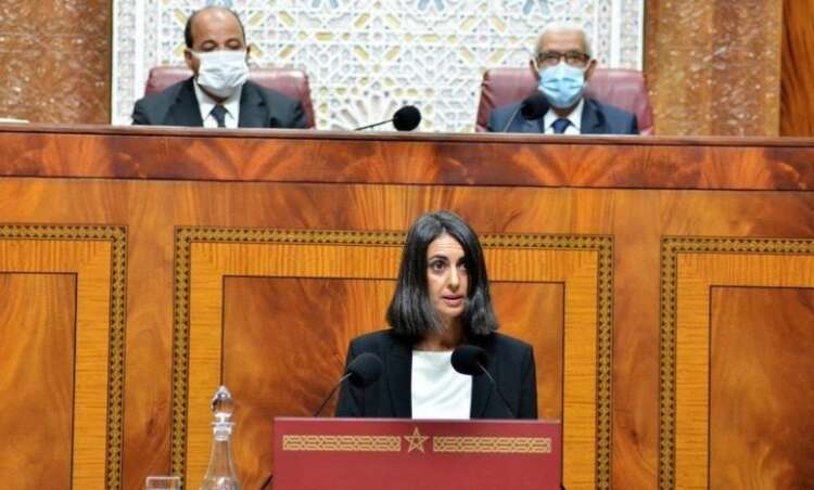 وزير الاقتصاد والمالية تعترف بغرق البلاد في الديون وعجز غير مسبوق في الميزانية.. تكرار سيناريو…
