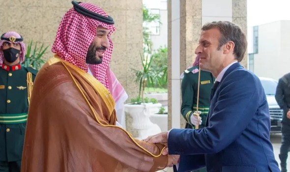 قمة تجمع الأمير محمد بن سلمان وماكرون لبحث القضايا الدولية والإقليمية وتعزيز التعاون