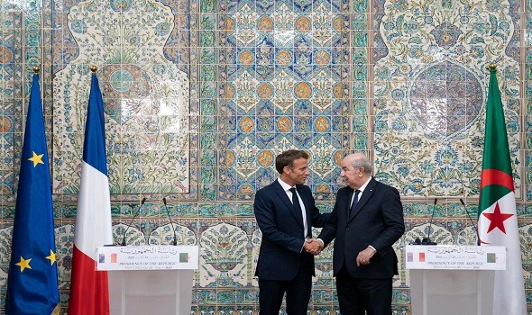 ماكرون يدعو من الجزائر إلى تجاوز التاريخ المؤلم بين البلدين ويدعو إلى التطلّع نحو المستقبل