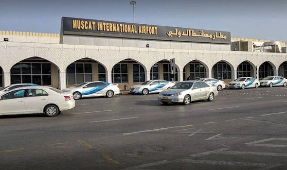 إجلاء ركاب طائرة هندية في مطار مسقط بعد انبعاث دخان منها