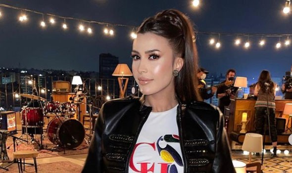 المغربية جنات تكشف عن حبها للأغنيات التراثية وحرصها على تقديمها في حفلاتها